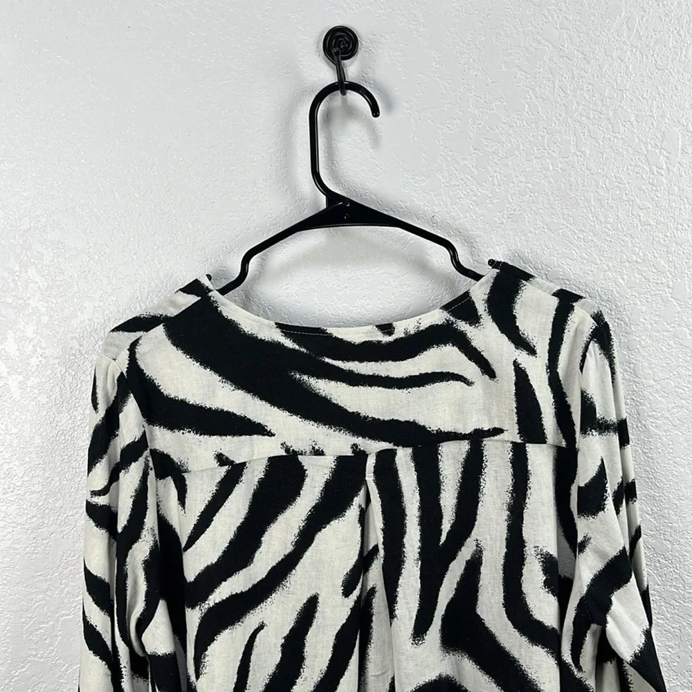 For Cynthia Black and White Zebra Print Blouse Sz M  Linen Blend Career TC0747 - Picture 9 of 10